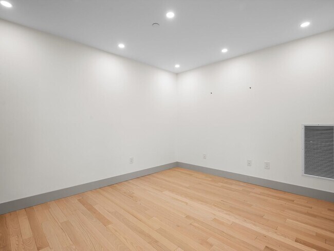 Building Photo - Modern Farmhouse 3 Bedroom 3.5 Bathroom