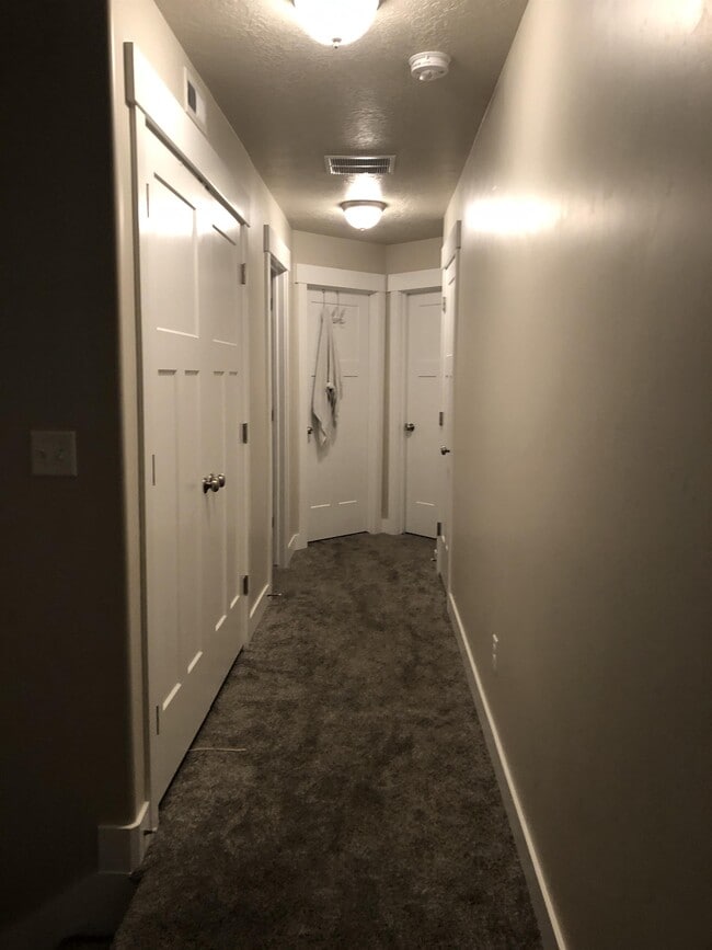 Foto del edificio - 703 S 1803 W