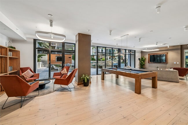 Building Photo - Trademark