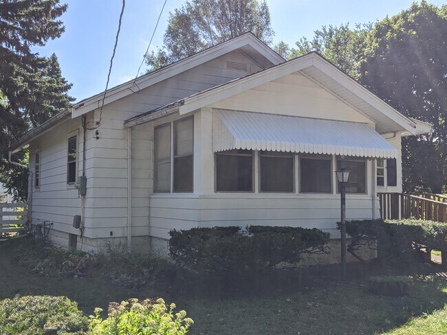 Foto del edificio - 2315 Hecker Ave