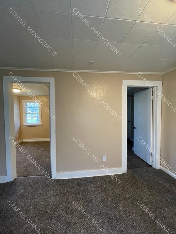 Building Photo - 3208 Holly Ave