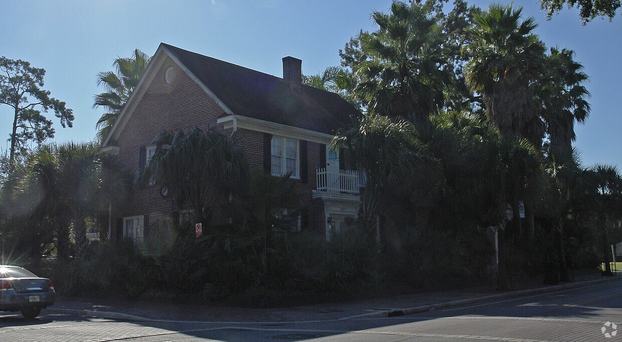 Building Photo - 117 NW 17th St