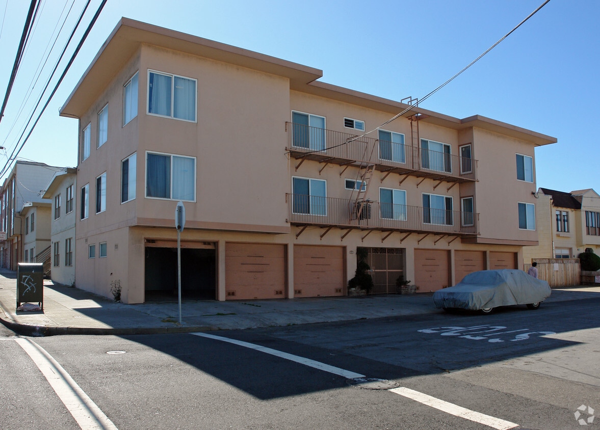 Primary Photo - 2600 44th Ave