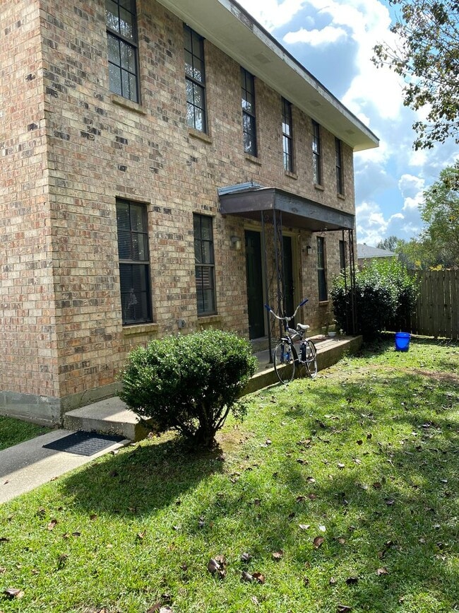 Building Photo - 200 Loire Ave