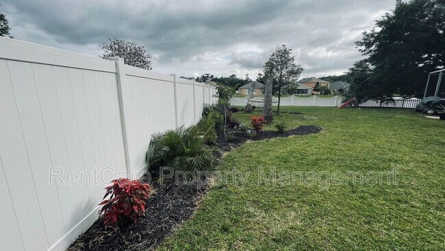 Building Photo - 13000 Heming Way