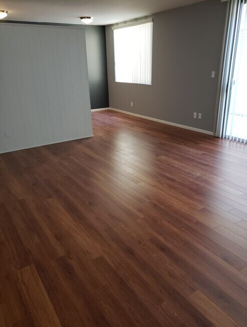 De la sala de estar a la cocina - 144 S Catalina St