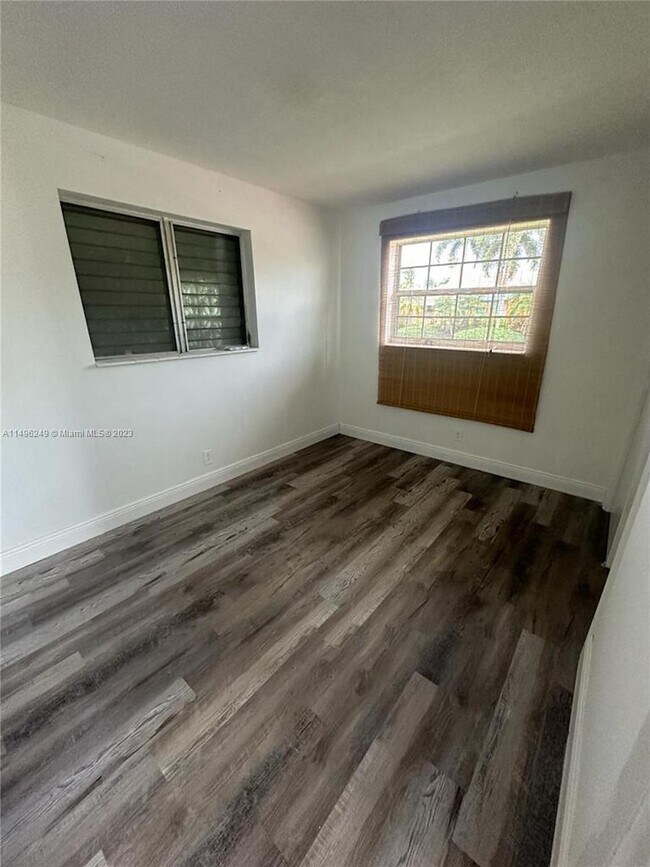 Foto del edificio - 502 SE 3rd Ave