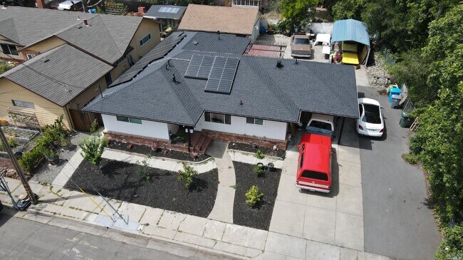 Foto del edificio - 1731 Solano Dr