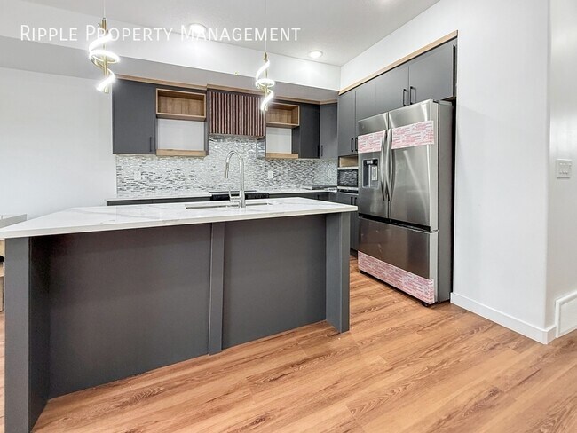 Building Photo - Fantastic 3 Beds, 2.5 Baths Townhouse | No...