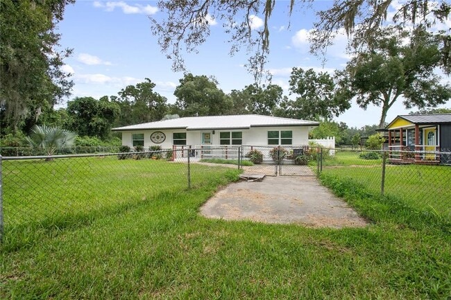 Building Photo - 1377 Spring Garden Ranch Rd