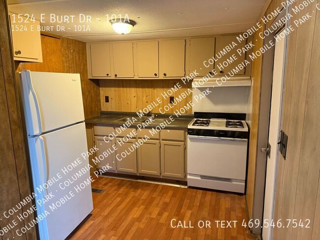 Building Photo - 1524 E Burt Dr