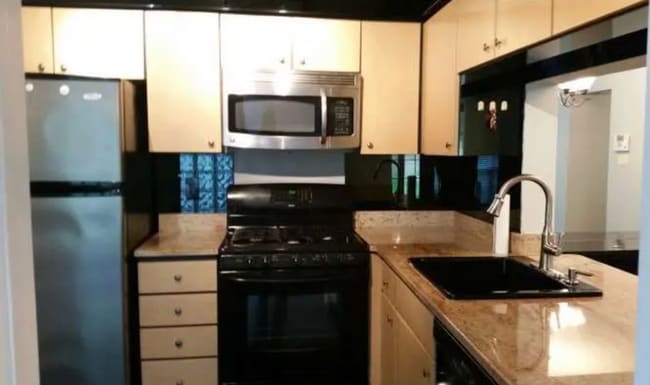 Foto del edificio - 3103 Commons At Kingswood Dr