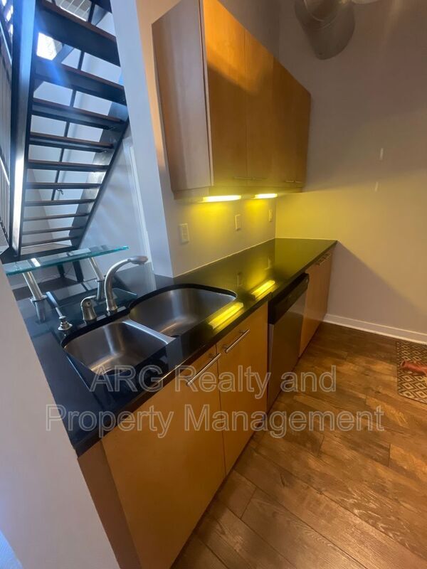 Foto del edificio - 265 18th St NW