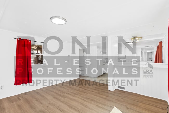 Photo - 2968 Parkway Dr House