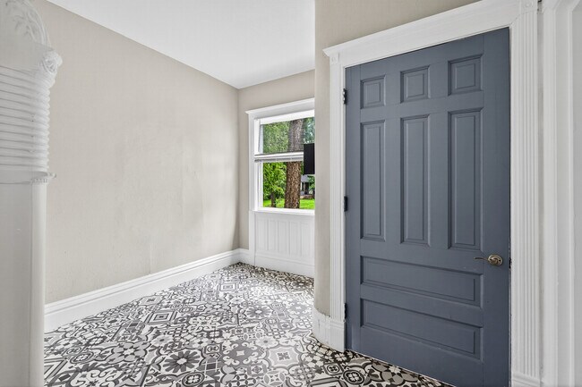 Foto del edificio - 812 7th St SE