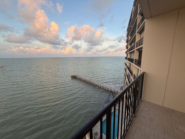 Foto del edificio - 4350 Ocean Dr