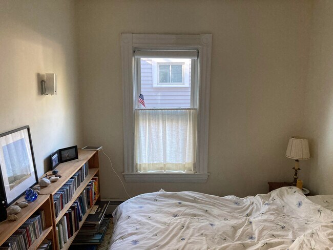 Small bedroom - 96 Hammond St