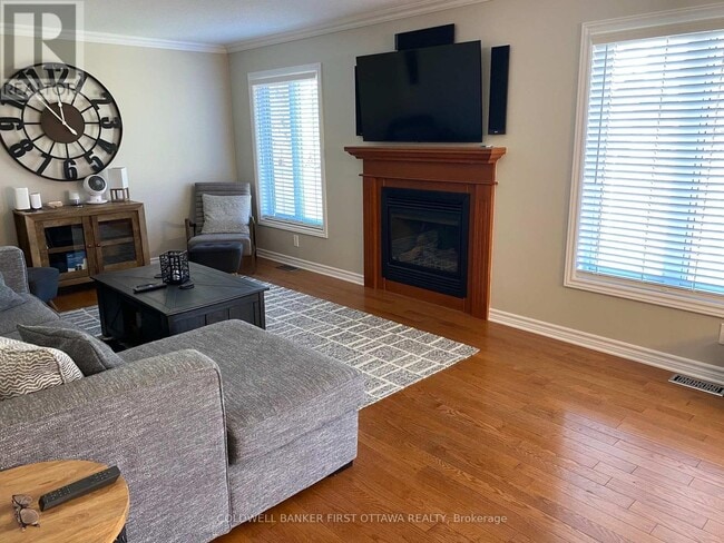 Building Photo - 33 St Alexi Walk