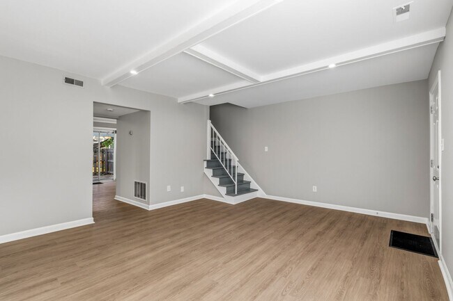 Foto del edificio - Updated 2-bedroom, 2.5-bath property Greensboro!