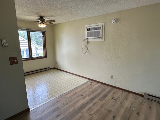 Foto del edificio - 1420 6th Ave N