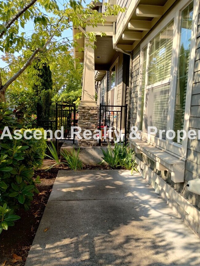 Building Photo - Available Now Bethany End Unit Townhome Op...