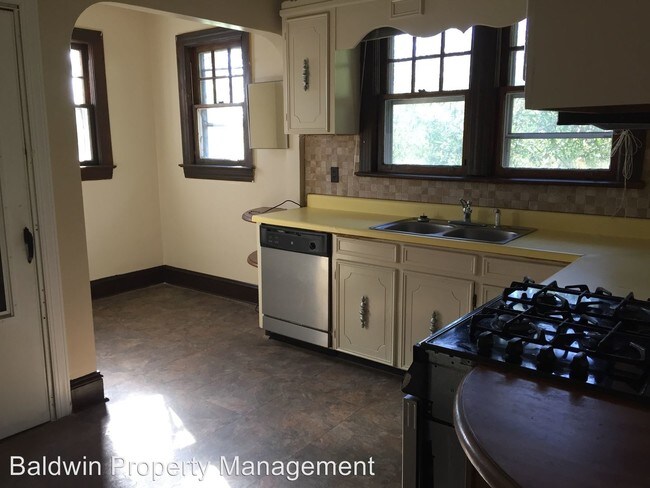 Foto del edificio - 2118 E 14th St