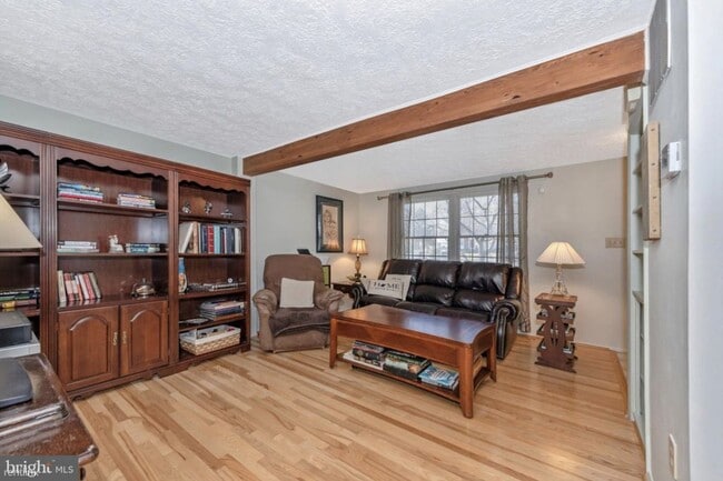 Foto del edificio - 3 br, 2.5 bath Townhome - 6062 Cedar Wood ...