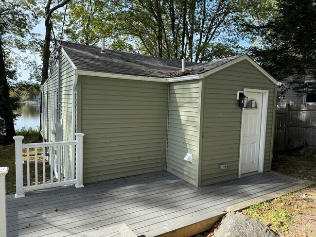 Building Photo - 42 Eastview Rd