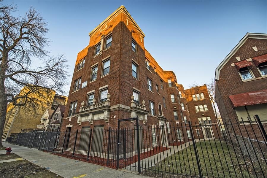 Foto principal - 7229-33 S Yates Blvd