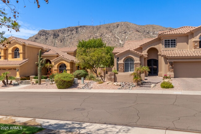 Building Photo - 1211 E Desert Flower Ln