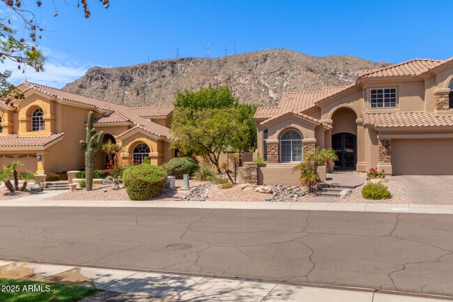 Foto del edificio - 1211 E Desert Flower Ln
