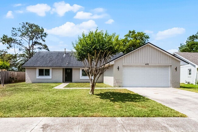 Building Photo - Live the Lake Life! Stunning 4BD Home with Water Access in Lake Mary