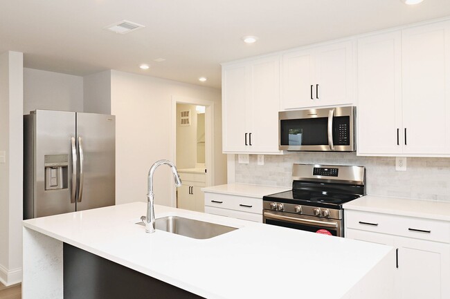 Building Photo - Pet-Friendly Glenbrook Apartment in Crozet