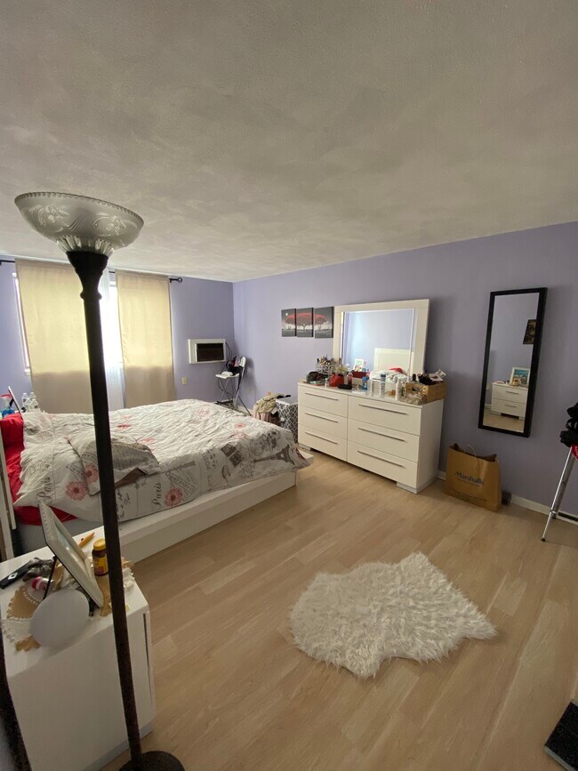 Foto del edificio - 400 Governors Dr