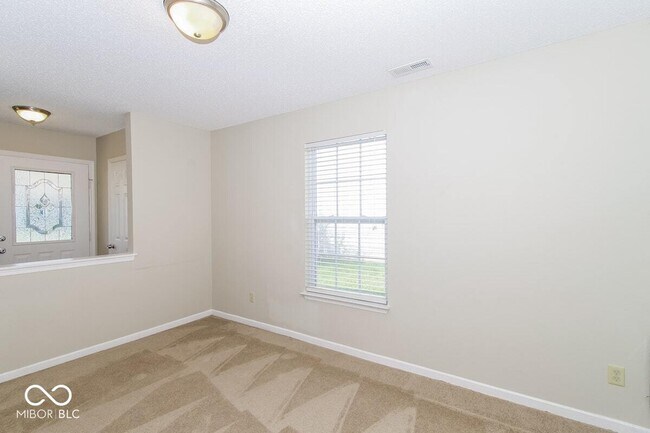 Foto del edificio - 2031 Bridlewood Dr