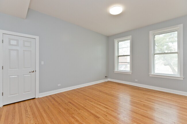 Foto del edificio - 3324 W Diversey Ave