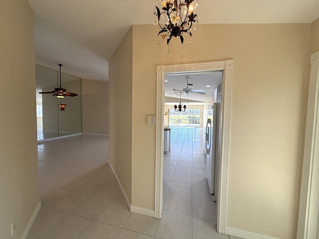 Foto del edificio - Elegant 2 Bedroom 2 Bath Villa Villagewalk in Palmer Ranch