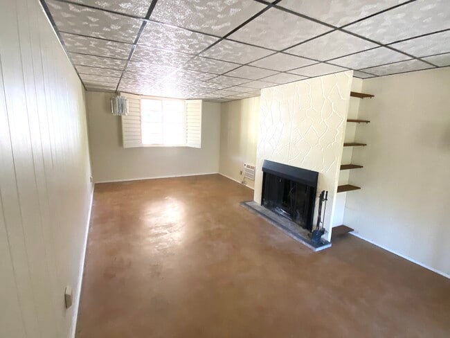 Building Photo - 9 N Rosedale Ave