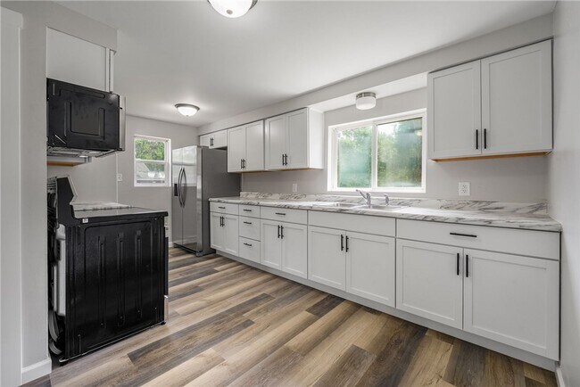 Foto del edificio - 1410 Lake Ave W