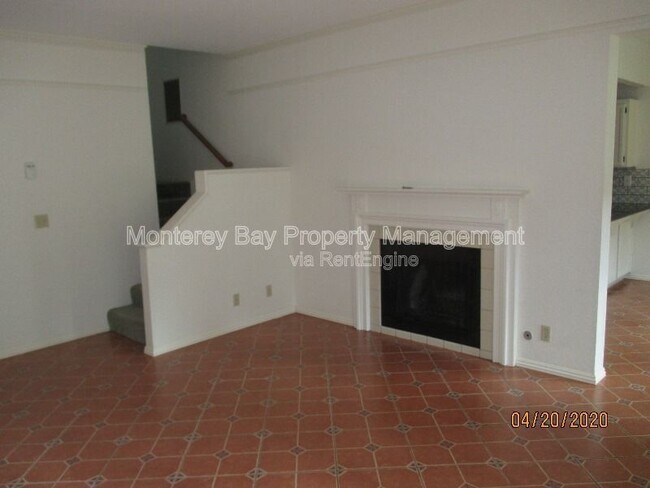 Foto del edificio - 61 Glen Lake Dr