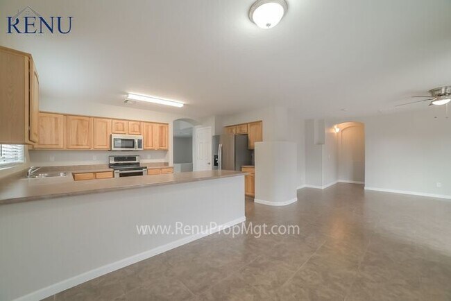 Foto del edificio - Available Now! Single Story 3 Bed, 2 Bath ...