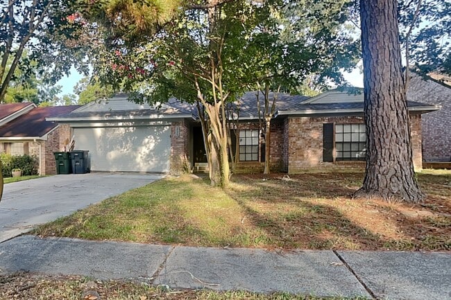 Building Photo - 225 Bedford Ln