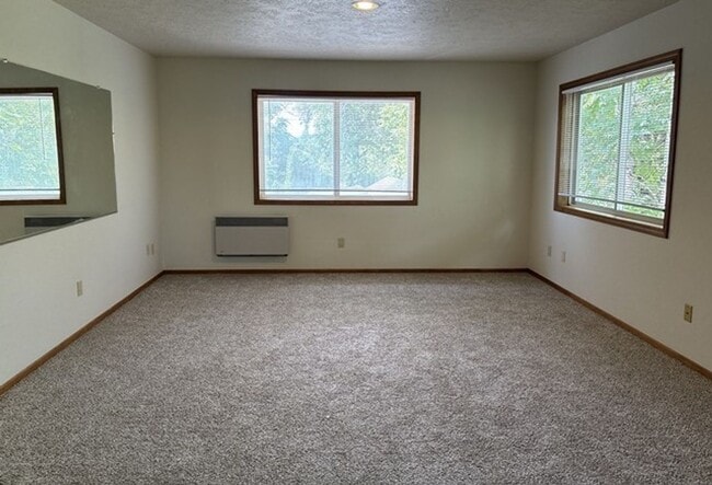 Building Photo - 2Bd/2Ba Two-Story Home - Available Soon!