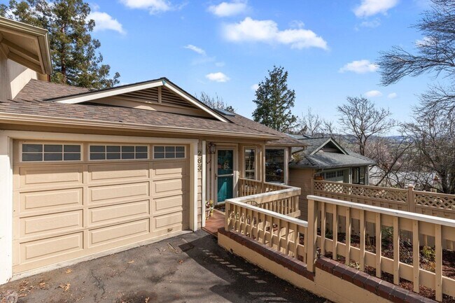 Foto del edificio - Three bedroom, 2.5 bath townhome