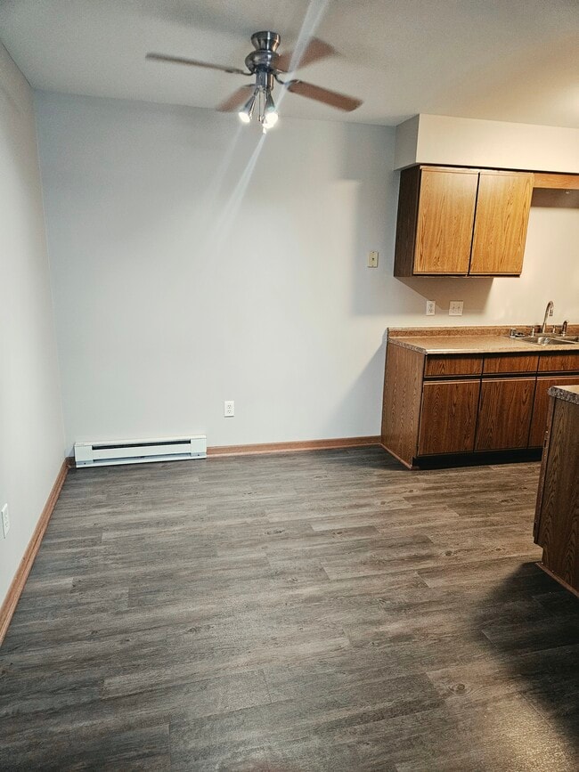 Building Photo - 2035 Sylvan Way