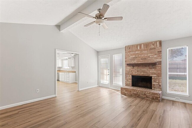 Foto del edificio - 10306 King Ranch Ln