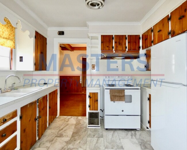 Foto del edificio - Spacious 3 bed 2 bath House