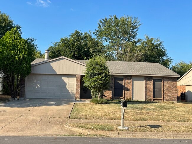 Photo - 6813 Arborbrook Dr House