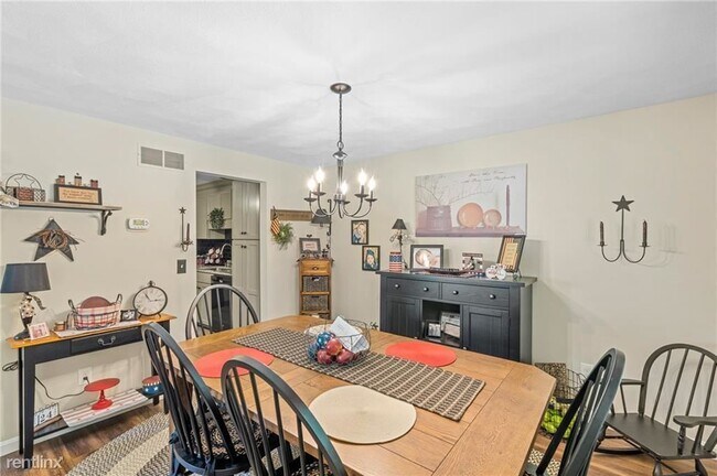Building Photo - 1 br, 1 bath House - 701 Pinewood Dr