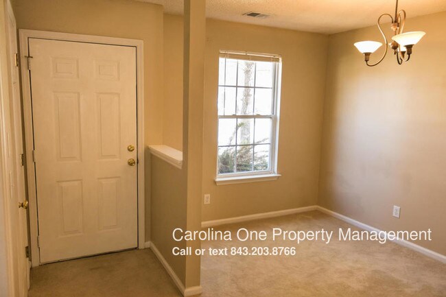 Building Photo - 1347 Pinnacle Ln